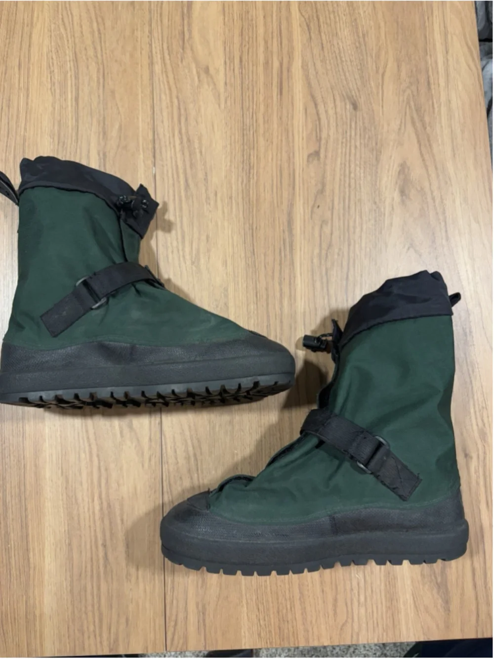 NEOS Traveller Over Shoes Men Medium Green Black Nylon Rain Snow Winter Boot EUC